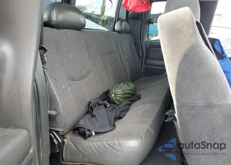 2004 Chevrolet Silverado C1500 z USA, uszkodzony, nr VIN 2GCEC19T041237405